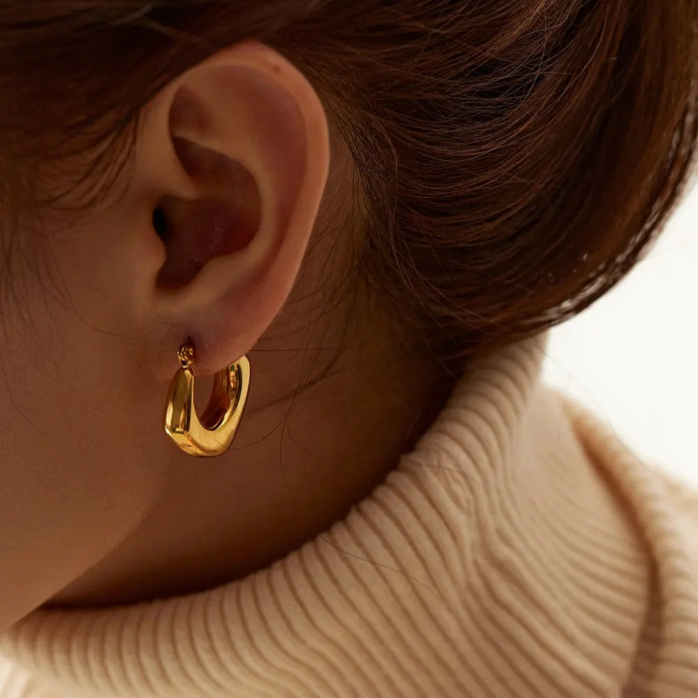 Daisy Gold Hoop Earrings