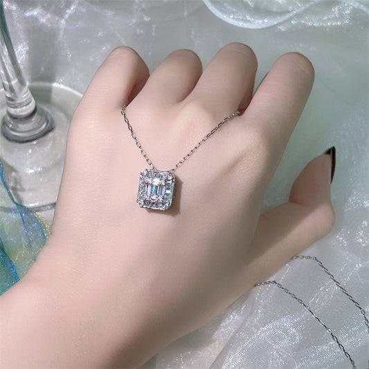 Comes With a Premium Gifting/Storage Box.
Its anti-tarnish coating gives it a lasting, brilliant shine.