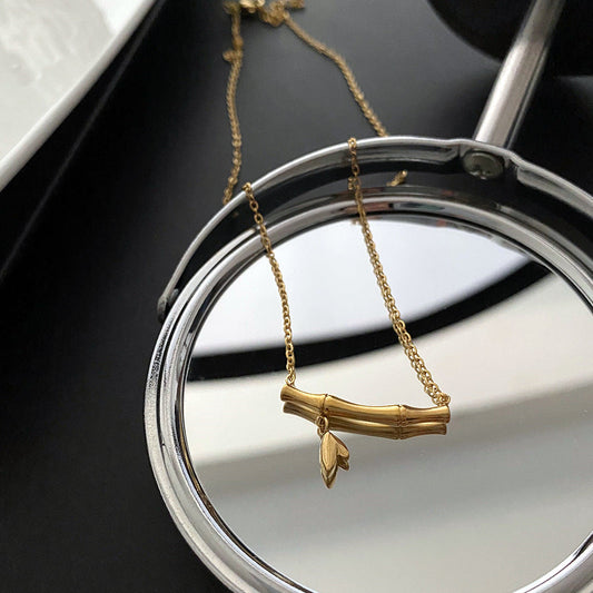 "Timeless neckpiece for women, perfect for everyday sophistication."