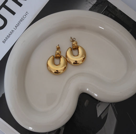 "Luxury jewelry gift for her, designed to impress and delight."