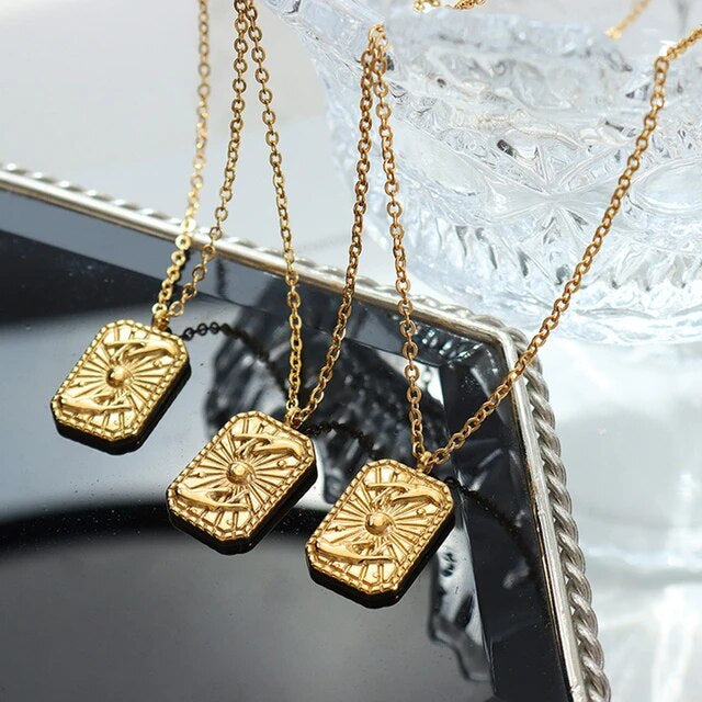 "Lightweight and durable neckpiece, ideal for daily wear."