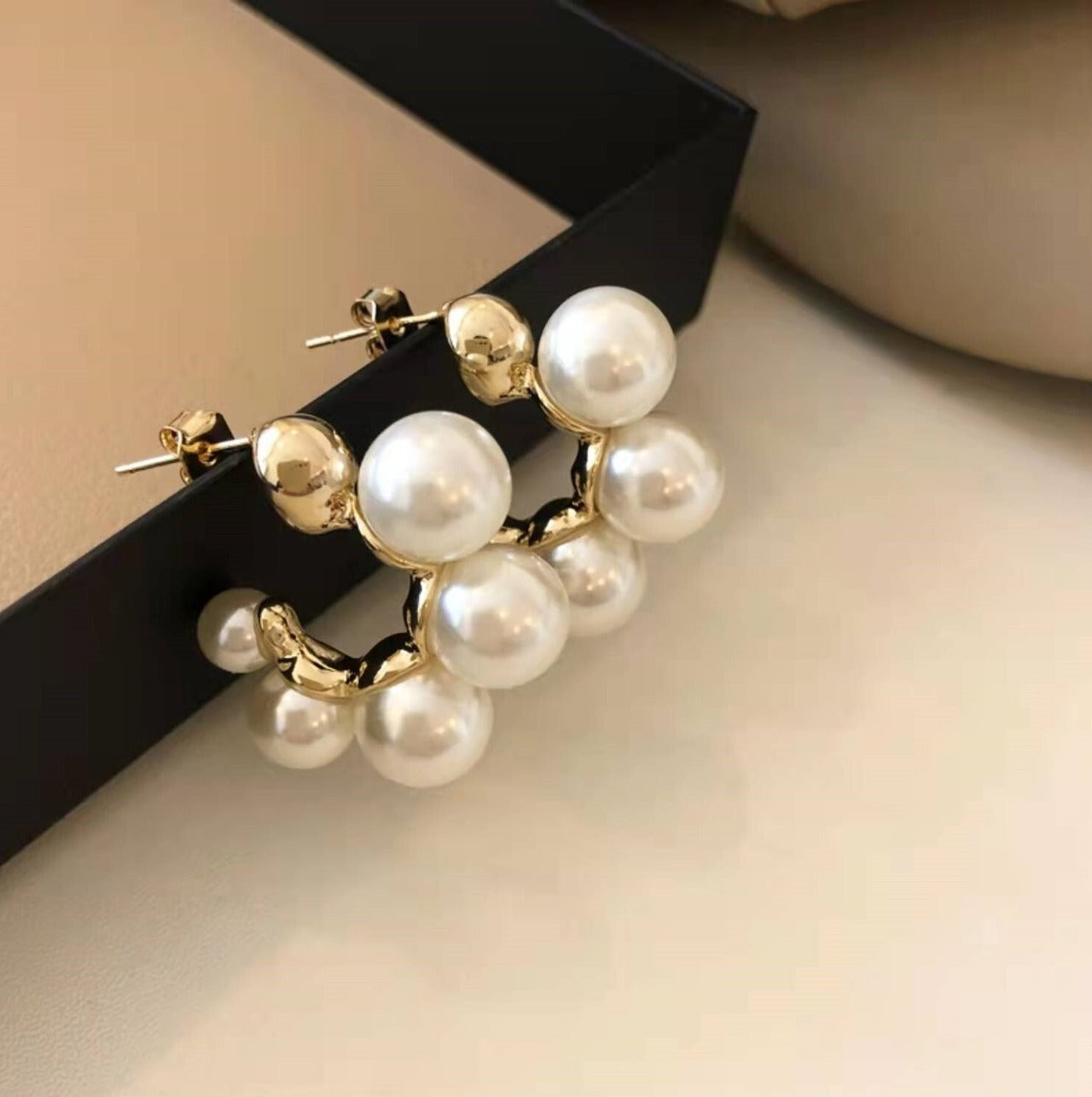 Elegant pearl jewelry featuring anti-tarnish properties