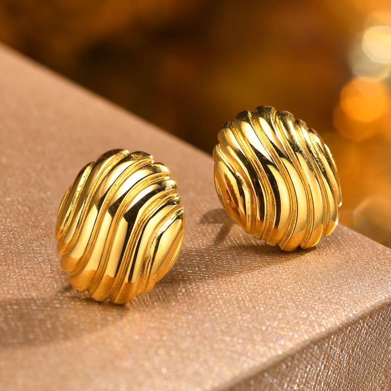 Ribbed Stud Earrings