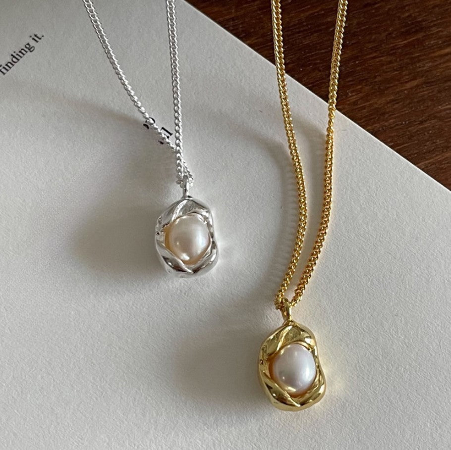 925 sterling silver, perfect for women.