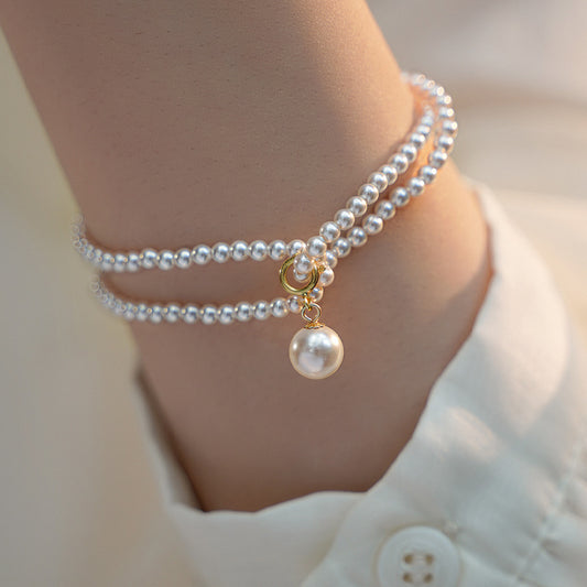 Elegant pearl bracelet with anti-tarnish technology.