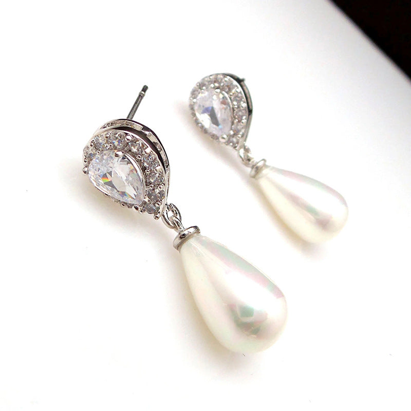 Luxury jewelry gift for her, designed to impress and delight.