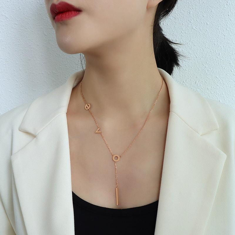 "Elegant gold neckpiece for women’s daily wear, offering classic charm."