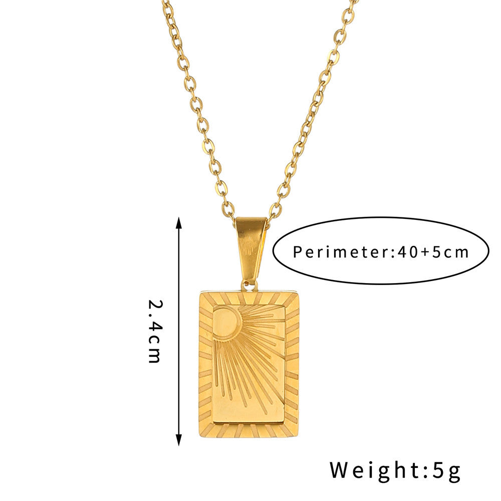 "Lightweight 18kt gold jewelry, perfect for daily wear for women."