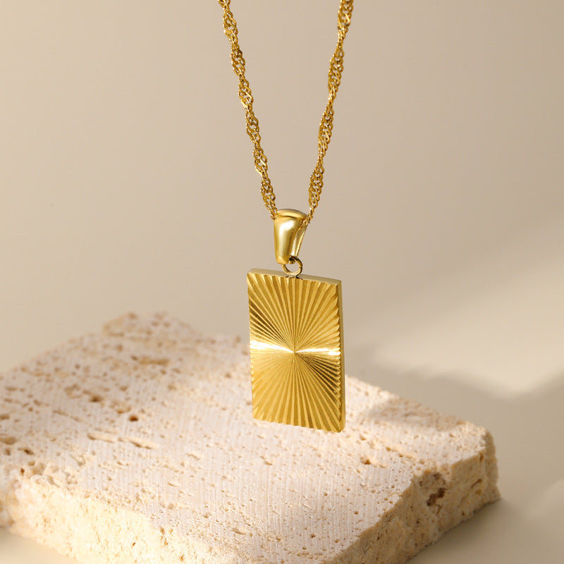 Comes With a Premium Gifting/Storage Box.
18k gold plated over stainless steel Water/Tarnish Resistant