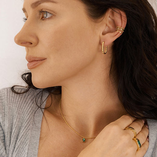 "Timeless neckpiece for women, perfect for everyday sophistication."