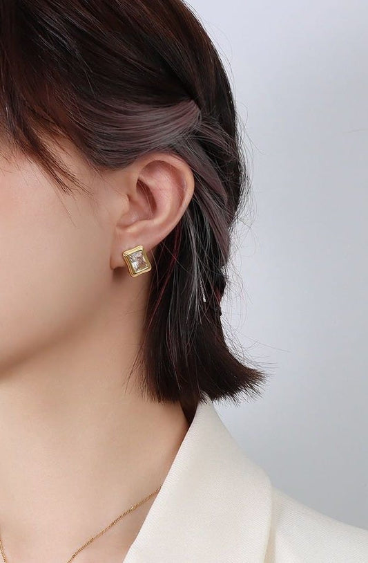 Solitaire Frame Earrings