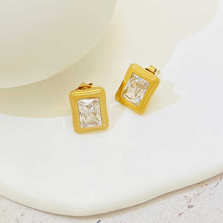 Solitaire Frame Earrings