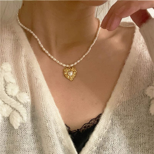 Charming jewelry gifts for women