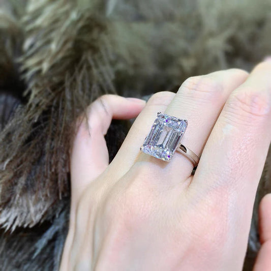 Emerald Cut Solitaire Ring (Adjustable)