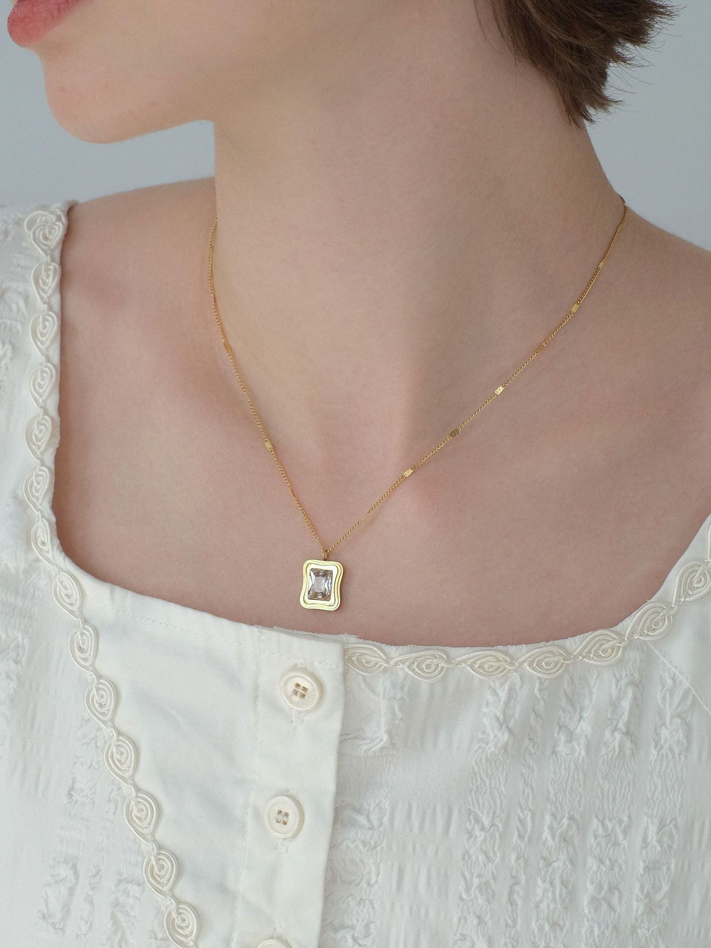 Solitaire Frame Necklace