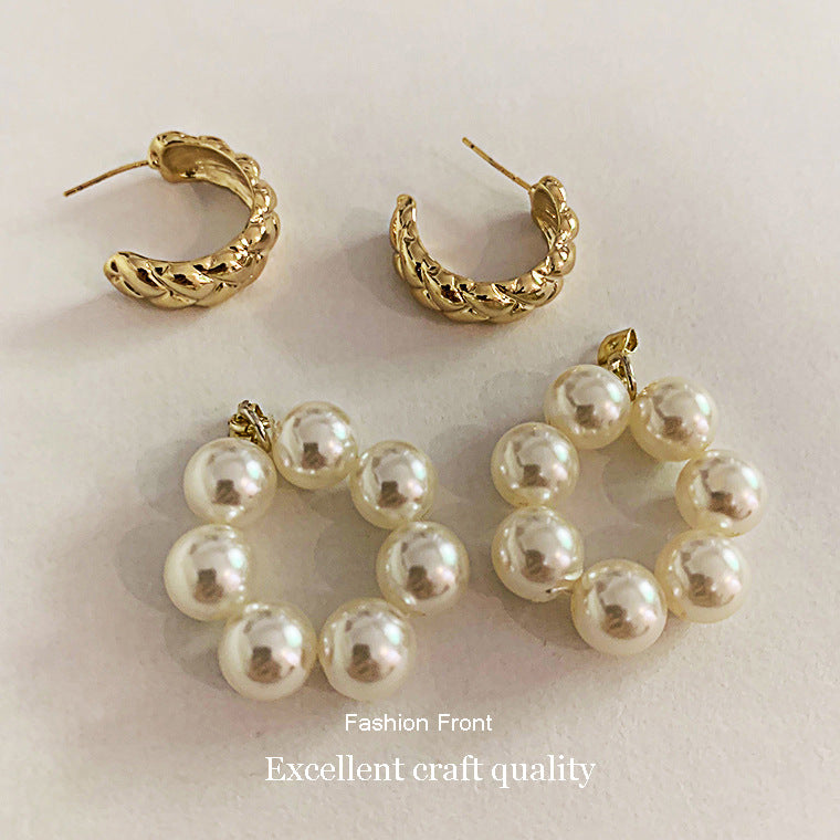 Interlocking Circle Pearl Earrings