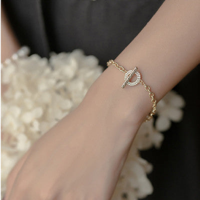 Gold Chain Clasp Bracelet