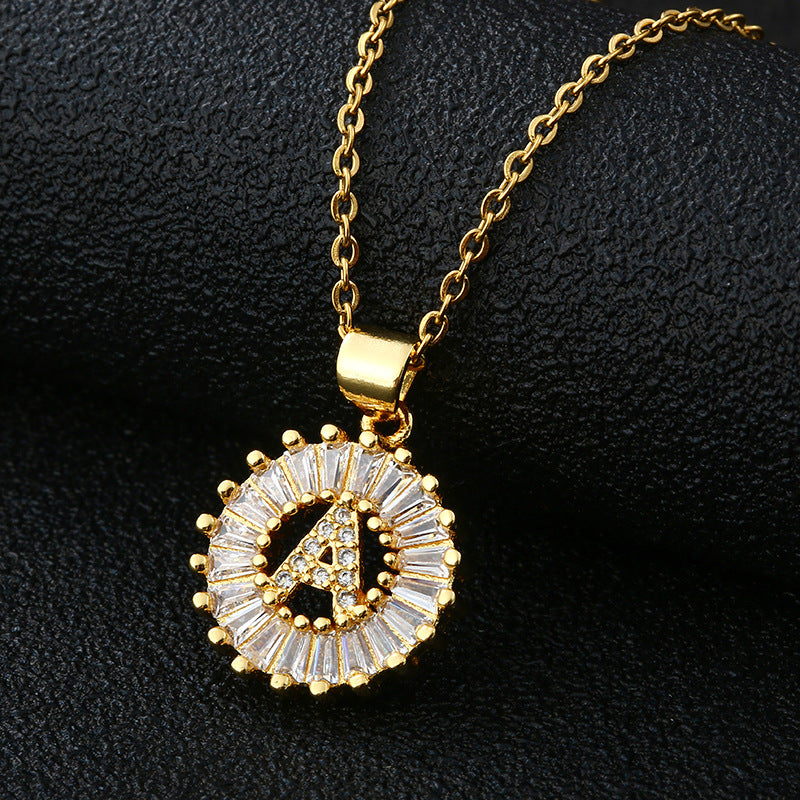 Perfectly balances simplicity with a hint of sparkle.