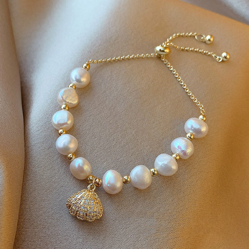 "Glamorous pearl bracelet , an ideal gift for women."