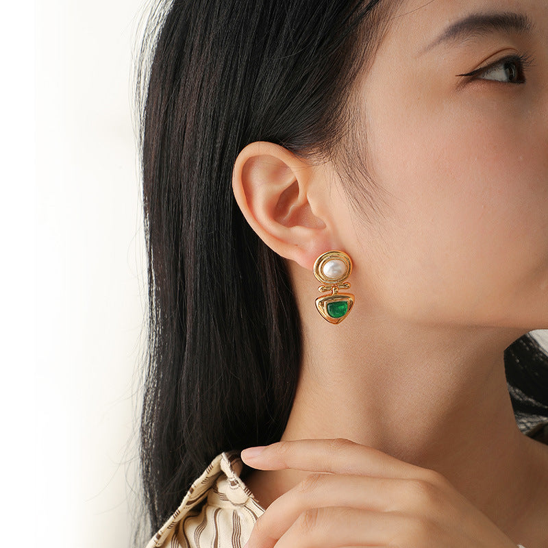 Dipped in 18-carat gold and artistically handmade, this stunning piece will be your new favorite wear-anywhere accessory.