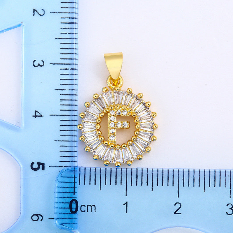 "Elegant daily wearable neckpiece in 18kt gold for women."
