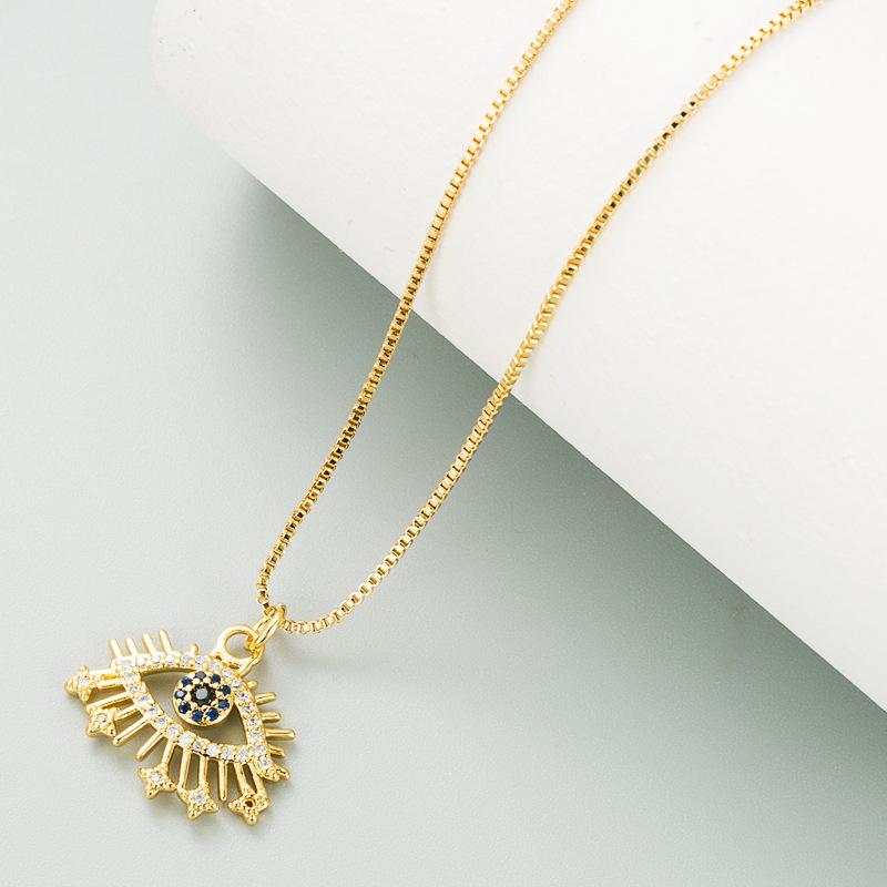 "Elegant jewelry gift for women, perfect for special occasions."
