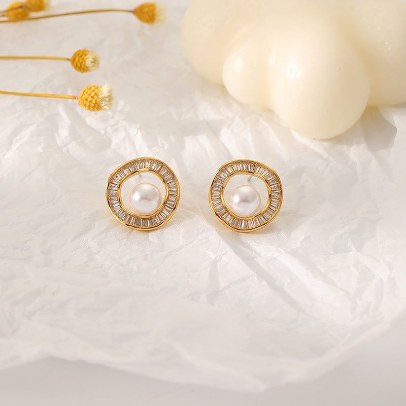 Elegant jewelry gift for women, perfect for special occasions."