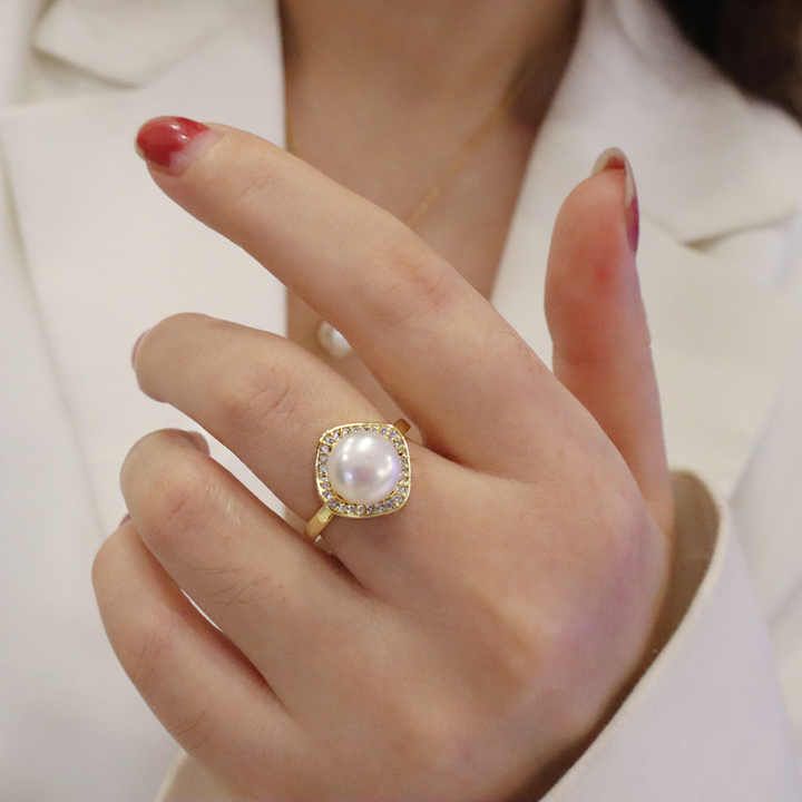 The adjustable ring adds a personalized touch, making this pearl necklace set a thoughtful and elegant gift for any jewelry lover.