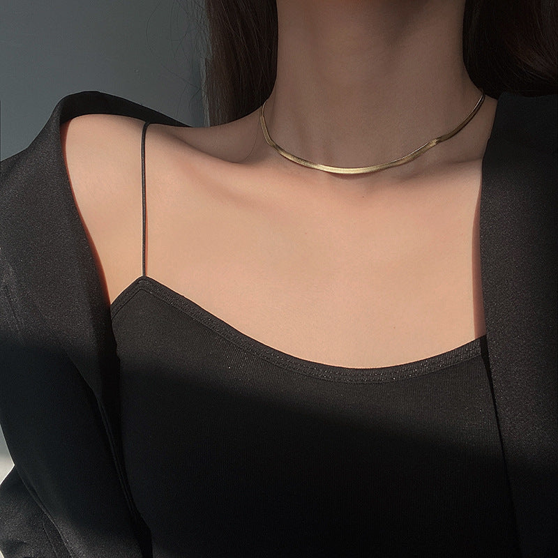 "Timeless 18kt gold pieces for everyday women’s jewelry."
