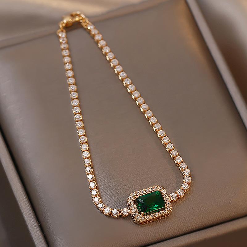 Emerald Motif Tennis Bracelet