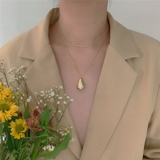 Comes With a Premium Gifting/Storage Box.
18k gold plated over stainless steel Water/Tarnish Resistant