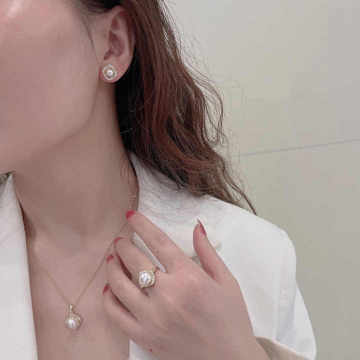 925 sterling silver is the perfect choice for luxury jewelry that stands the test of time