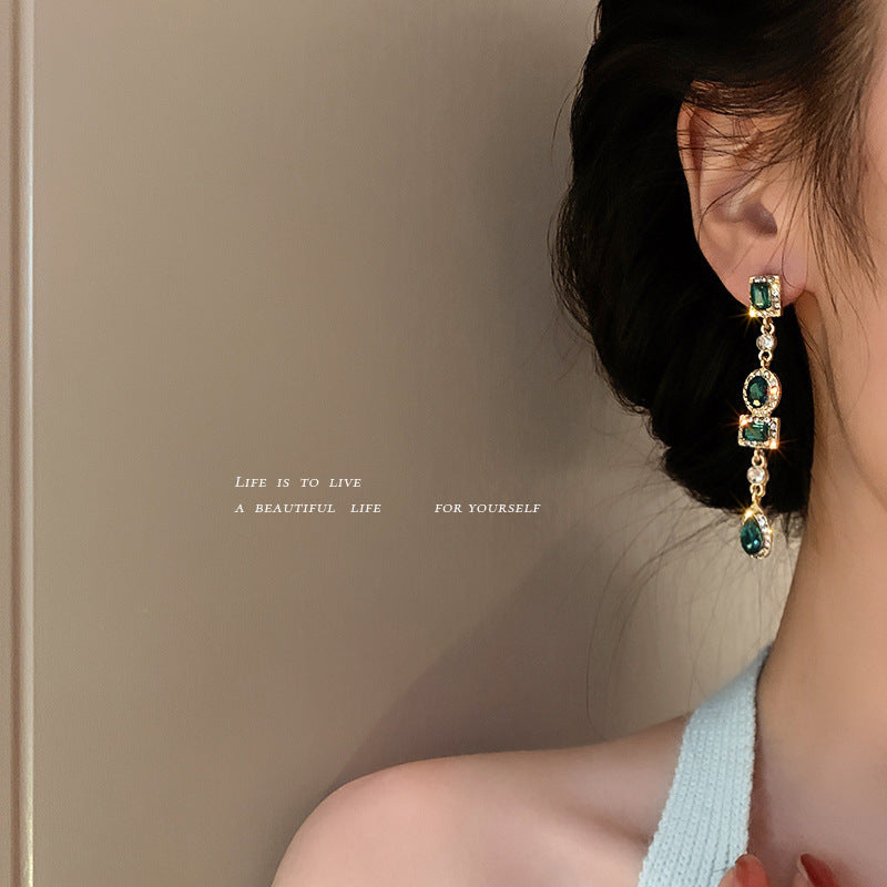 Tiny Emerald Droplets Earrings