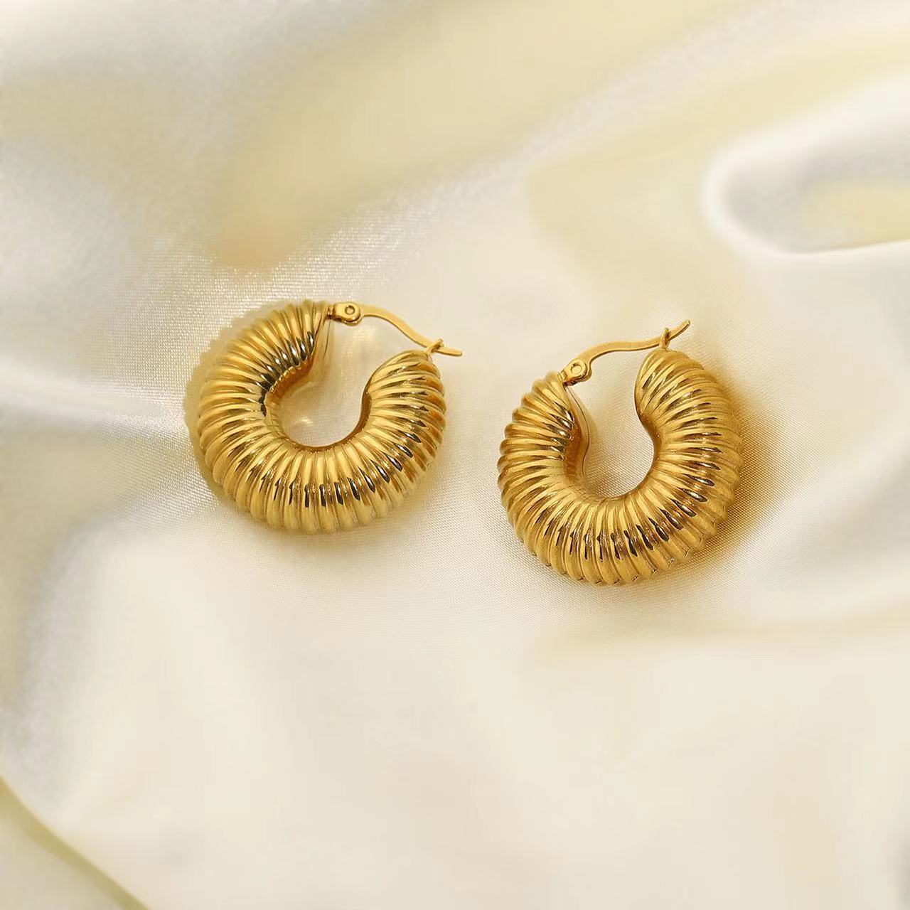 Viva Gold Hoop Earrings