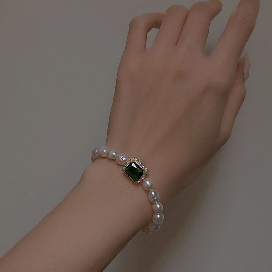 Emerald Motif Pearl Bracelet