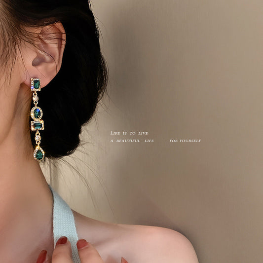 Tiny Emerald Droplets Earrings