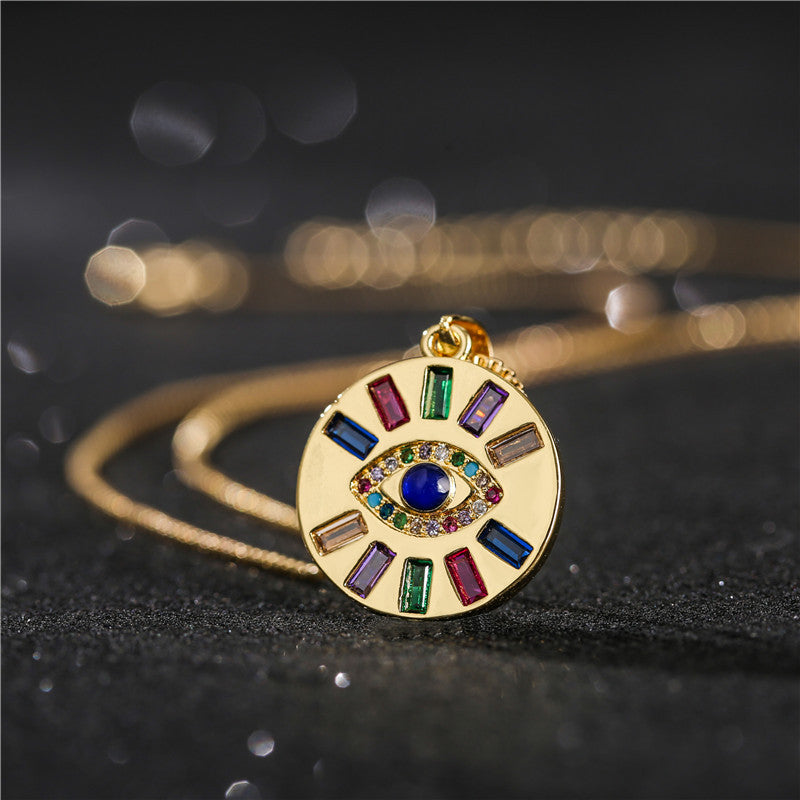 "Elegant gold neckpiece for women’s daily wear, offering classic charm."