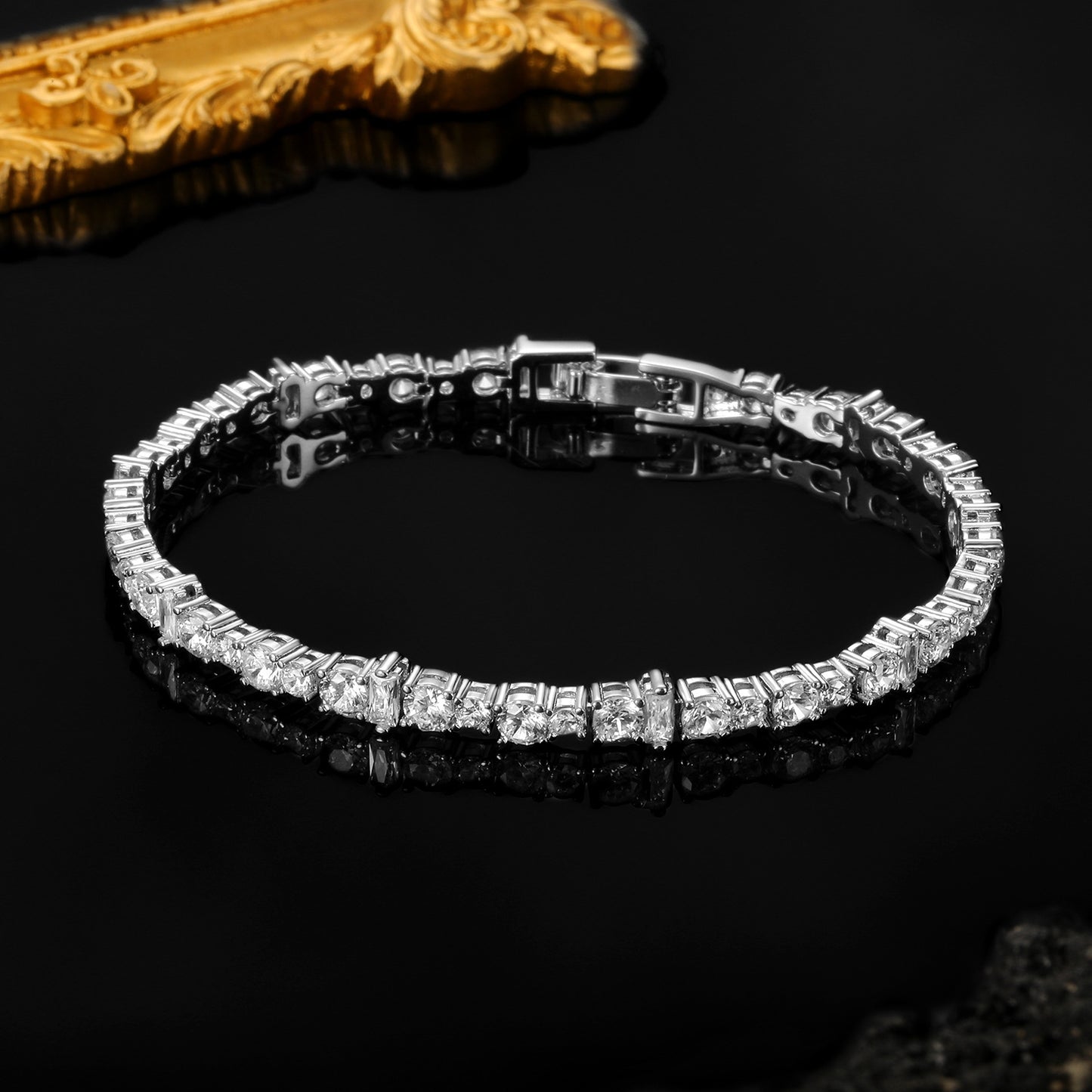 SIGNATURE BAGUETTE & ROUND BRACELET