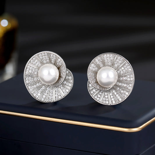 Pearl Radiance Halo Stud