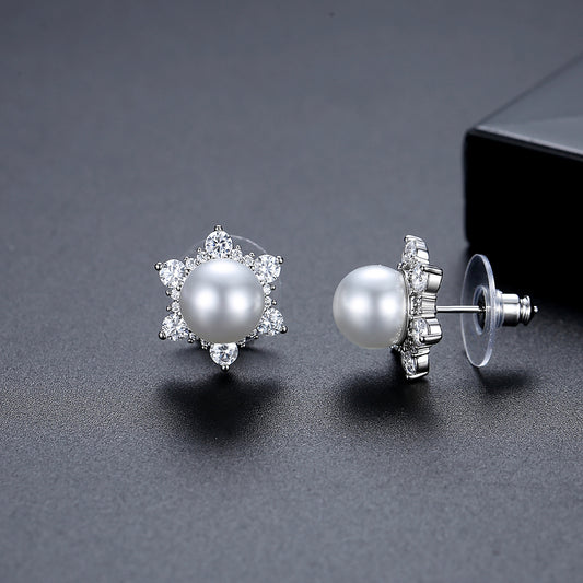 Pearl Éclat Stud Earrings