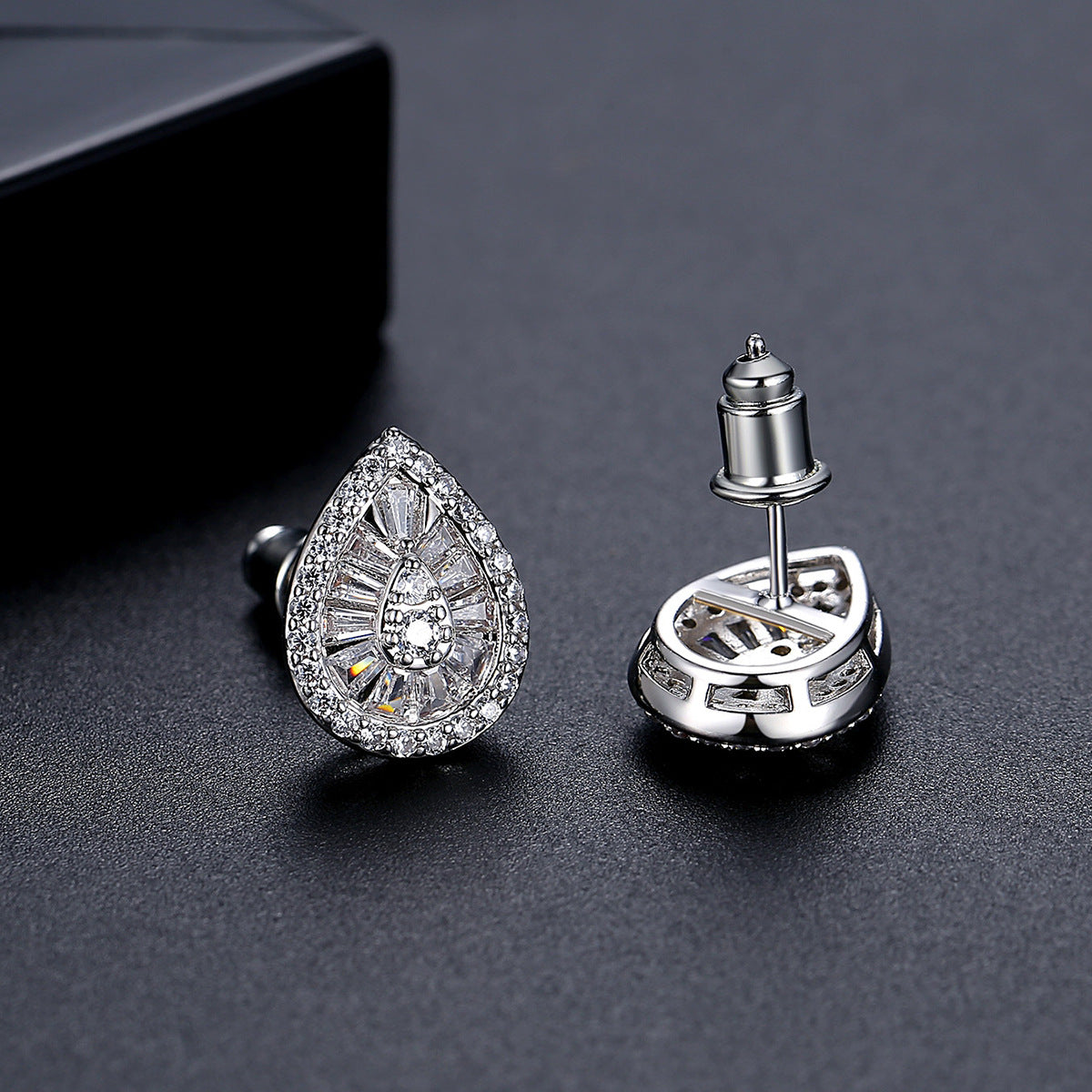 Aurelia Teardrop Stud