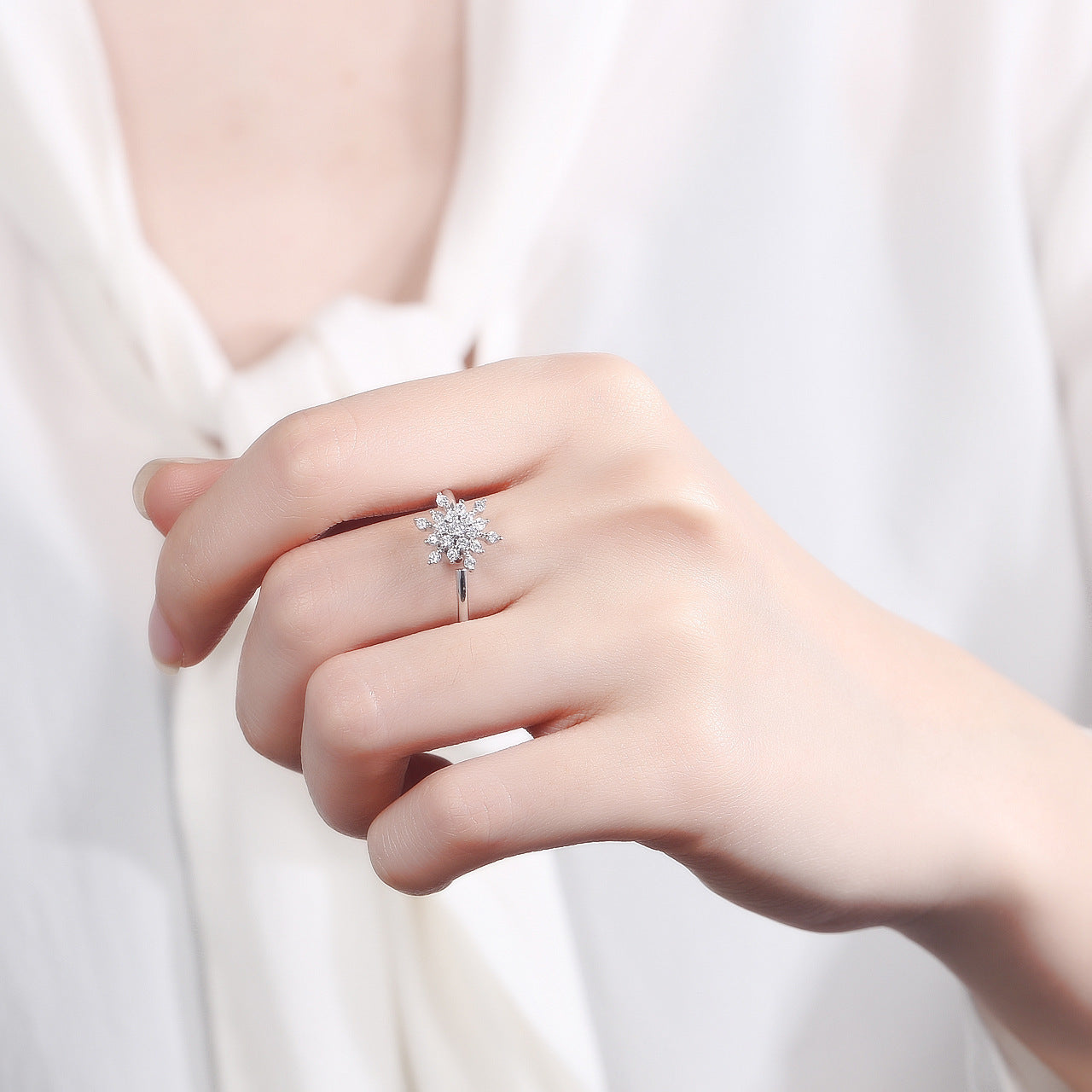 Spinning Snowflake Ring (Adjustable Size)