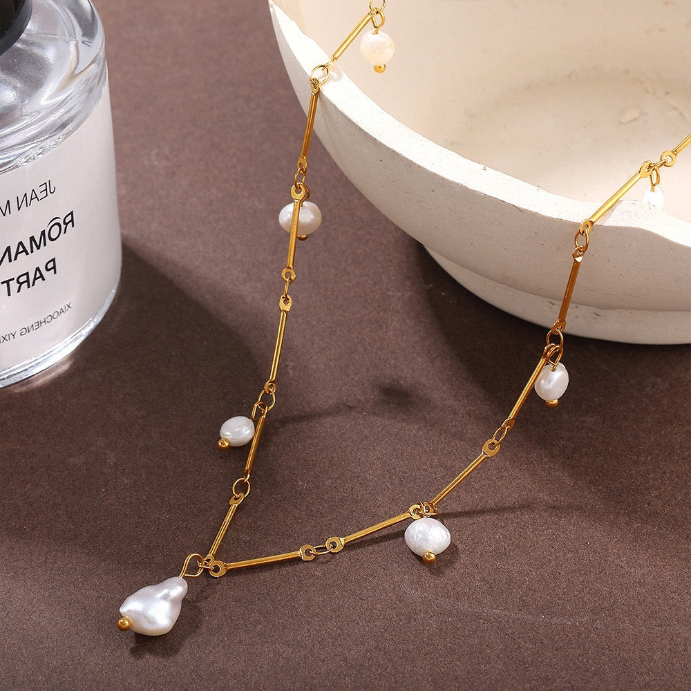Nora Pearl Drop Necklace