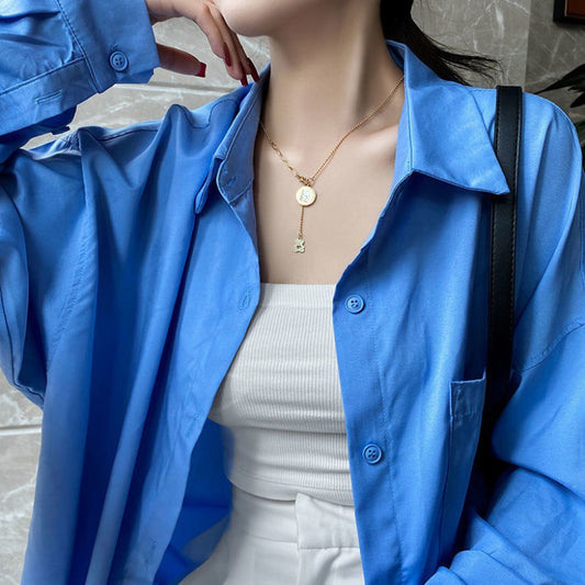 "Stylish women’s jewelry gift set and gold accents."
