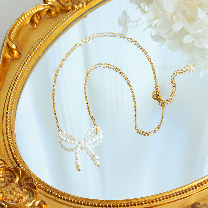 A timeless and versatile accessory that complements a variety of outfits.