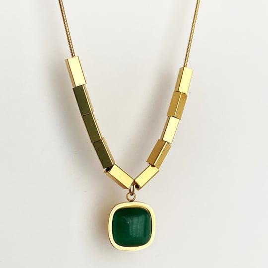 "The brilliance of emeralds, the warmth of gold."

Anti-Tarnish & Water Proof jewellery 
