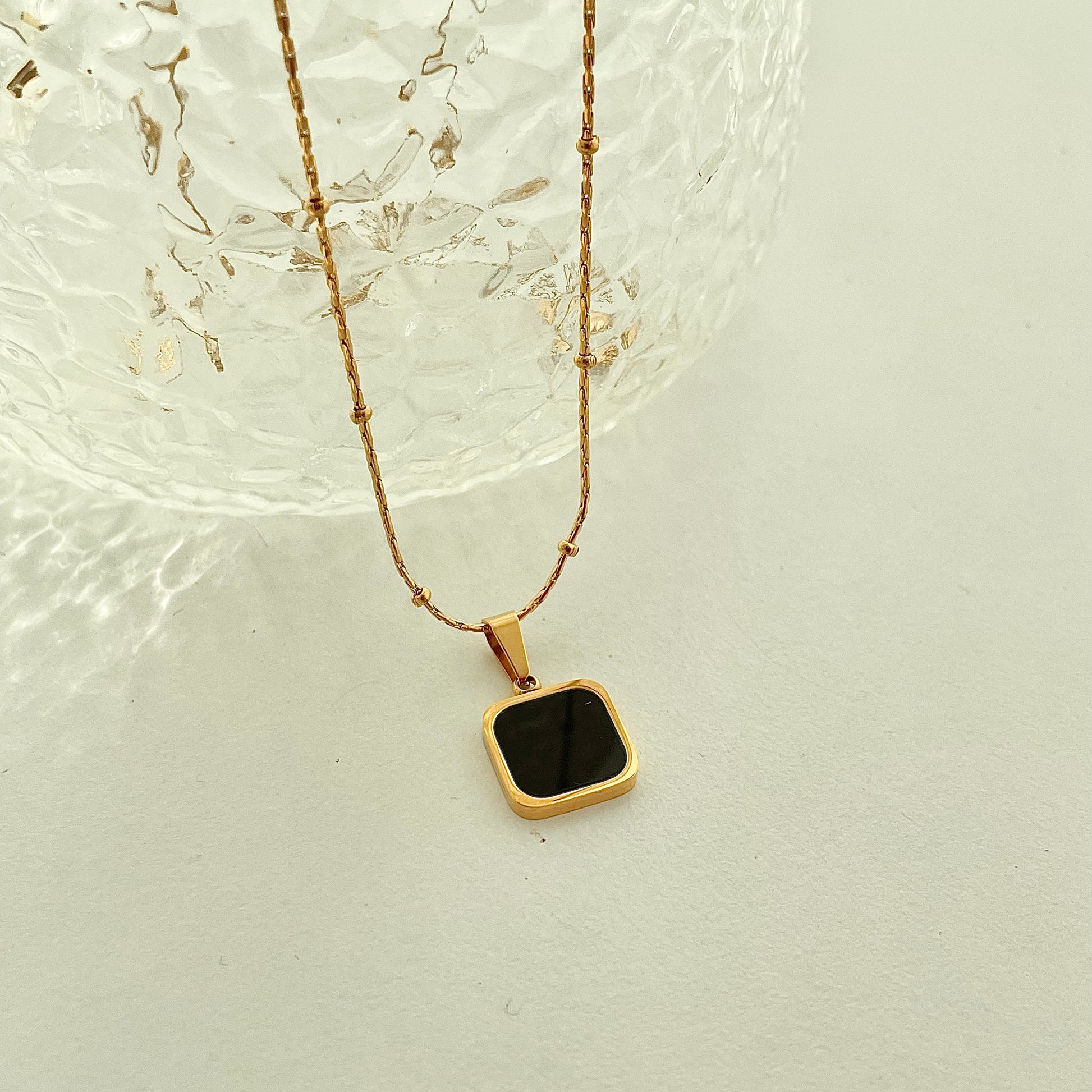 "Elegant jewelry gift for women, perfect for special occasions."

