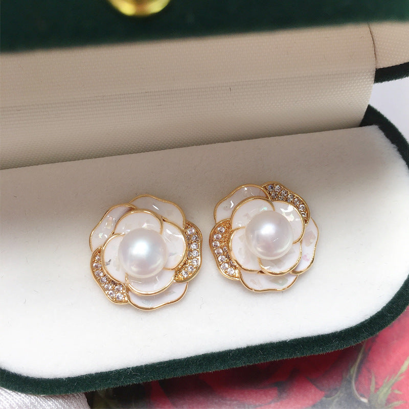 "Elegant jewelry gift for women, perfect for special occasions."
