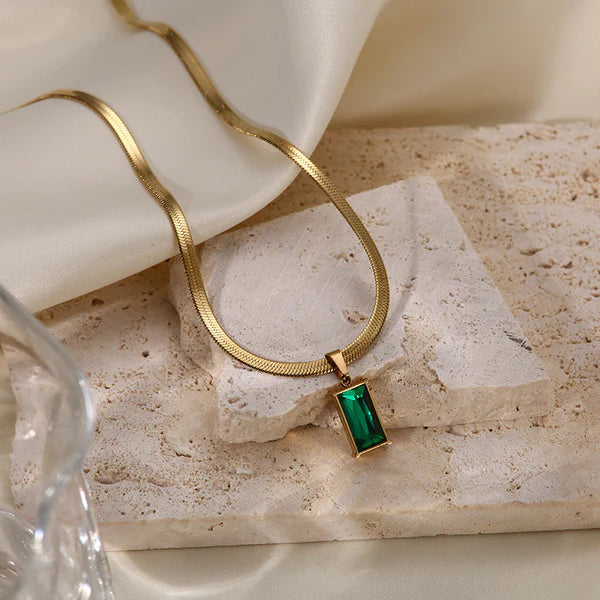 "Lightweight and durable neckpiece, ideal for daily wear."
