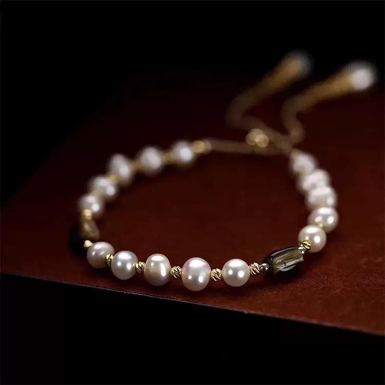 Elara Pearl Bracelet